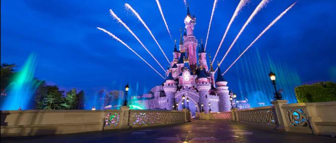 Disney Photo Album - Walt Disney World Resort - Castle Medal